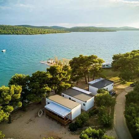 Resort Mobile 33 Pirovac